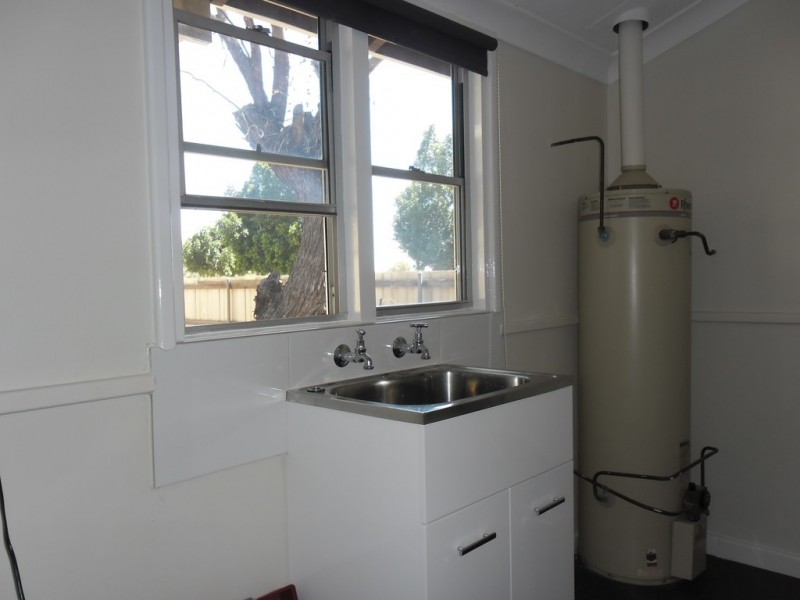 2 Robertson Street, Carnamah WA 6517