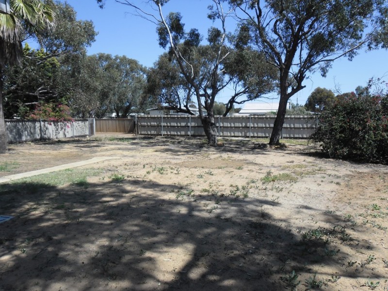 2 Robertson Street, Carnamah WA 6517