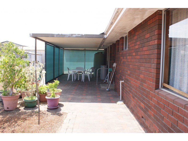 20 Church Street, Dongara WA 6525