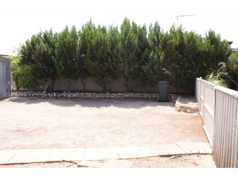 20 Church Street, Dongara WA 6525