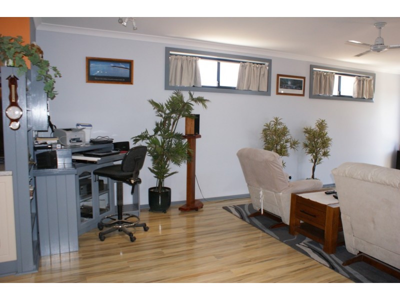 10B Parker Street, Port Denison WA 6525