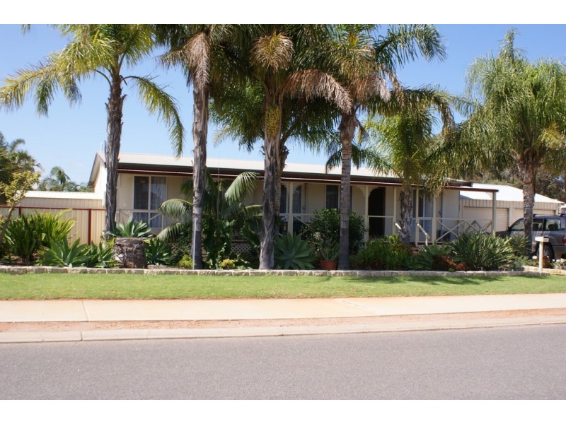 33 Pickering Dve, Dongara WA 6525