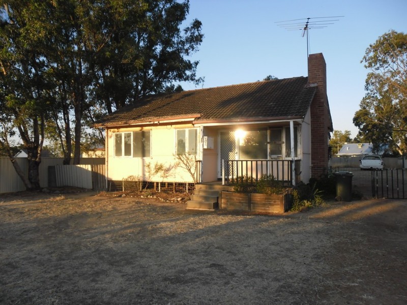 27 Robertson Street, Carnamah WA 6517