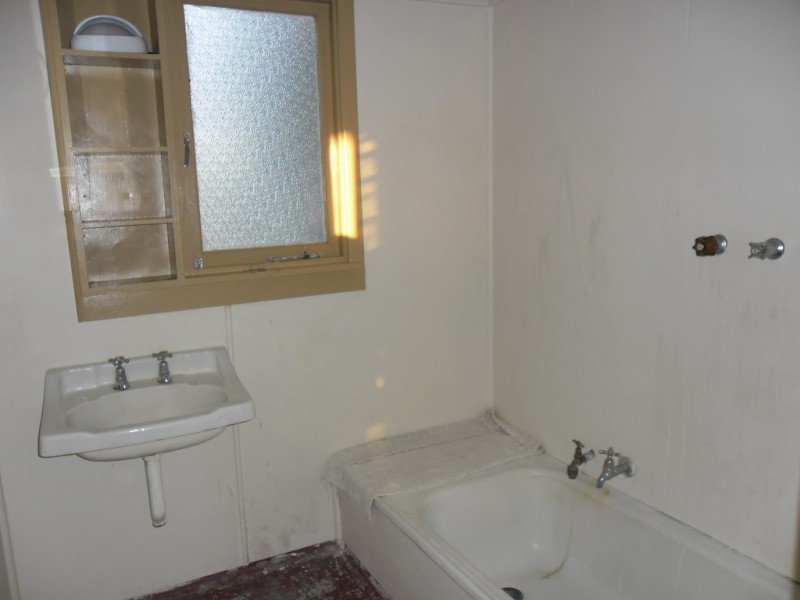 27 Robertson Street, Carnamah WA 6517