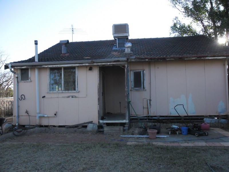 27 Robertson Street, Carnamah WA 6517