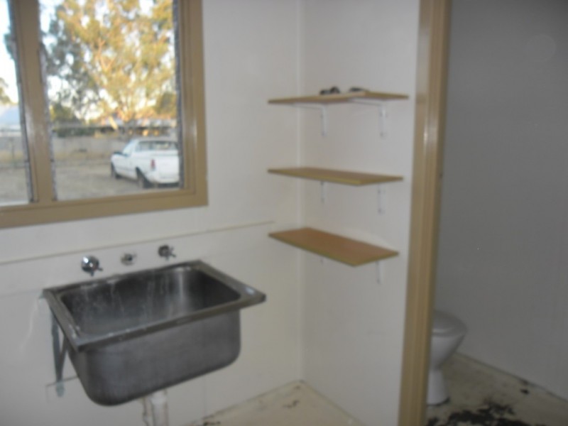 27 Robertson Street, Carnamah WA 6517