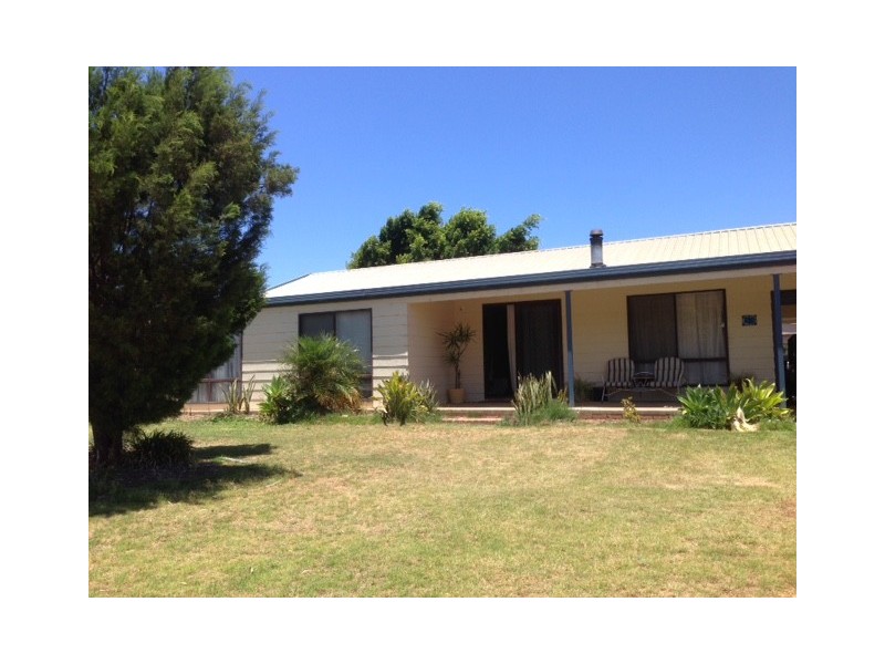 33 FLANAGAN WAY, Dongara WA 6525