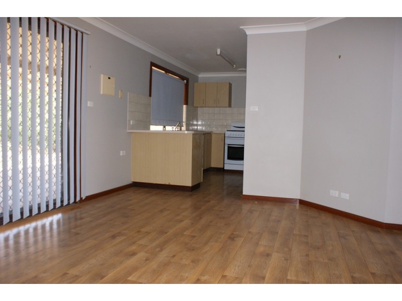 5 Delmage Street, Dongara WA 6525