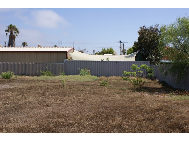 20 Armstrong Street, Dongara WA 6525