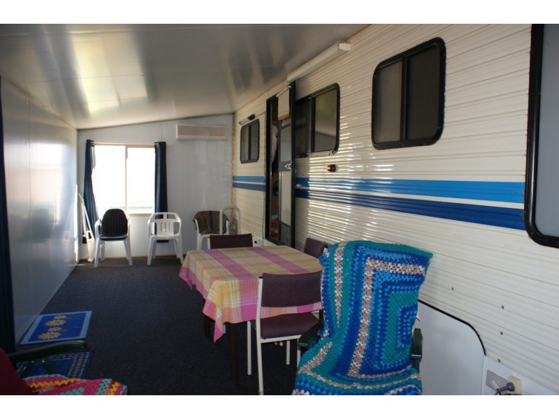19/123 Point Leander Dve, Port Denison WA 6525