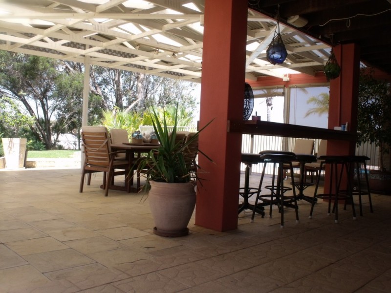 10 Bartlett Place, Port Denison WA 6525