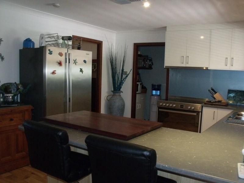 10 Bartlett Place, Port Denison WA 6525