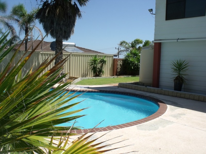 10 Bartlett Place, Port Denison WA 6525