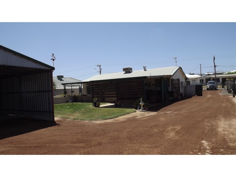 209 Point Leander Drive, Port Denison WA 6525