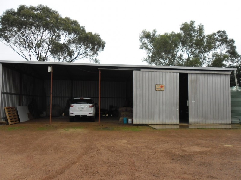 15 Richards Street, Latham WA 6616