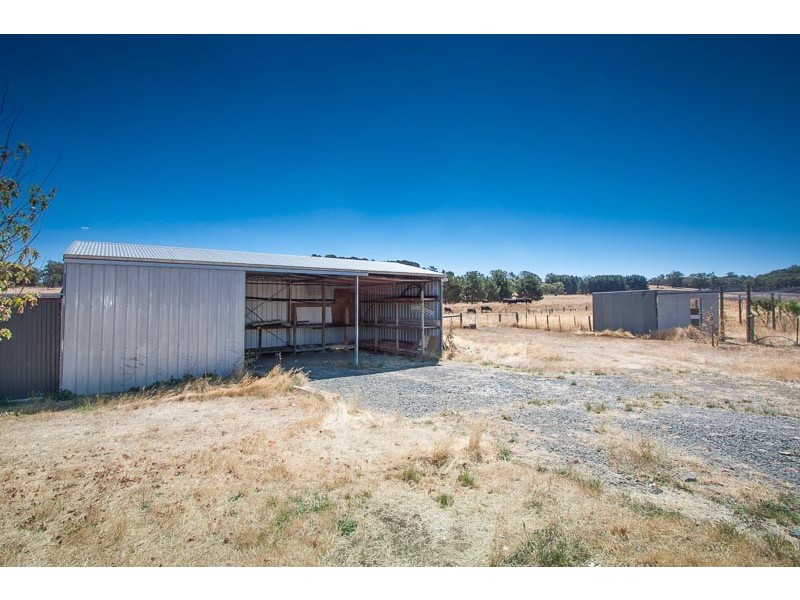 49 Institute Road, Carlsruhe VIC 3442