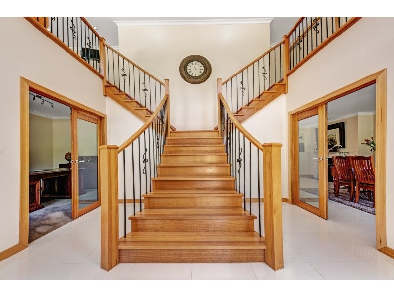 69 Greig Court, Woodend VIC 3442