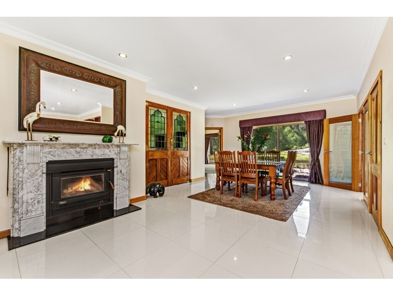 69 Greig Court, Woodend VIC 3442