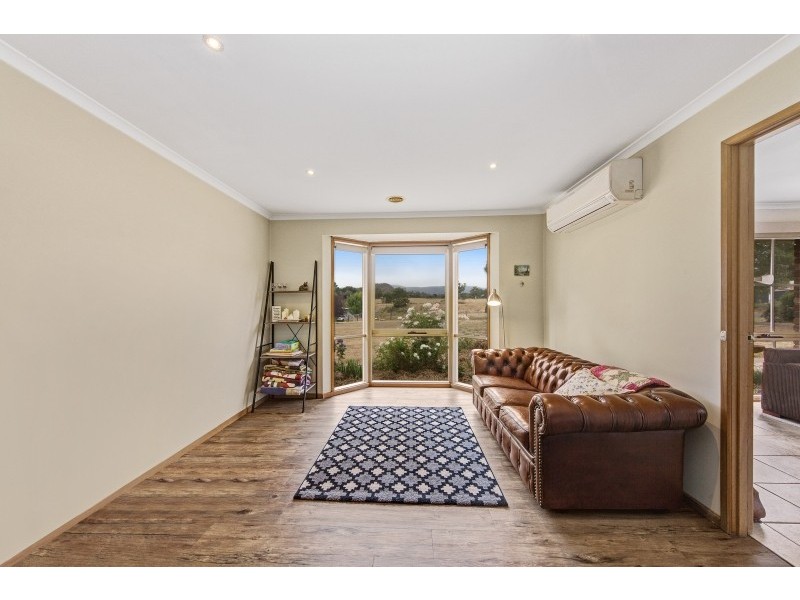 14 Robertson Drive, Newham VIC 3442