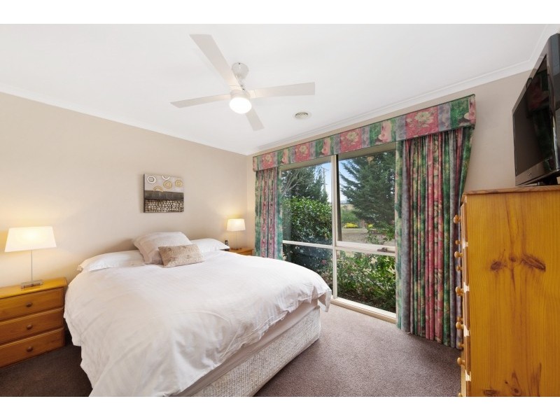 14 Robertson Drive, Newham VIC 3442