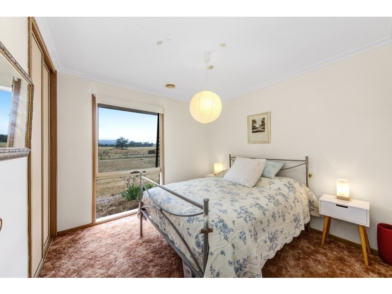 14 Robertson Drive, Newham VIC 3442