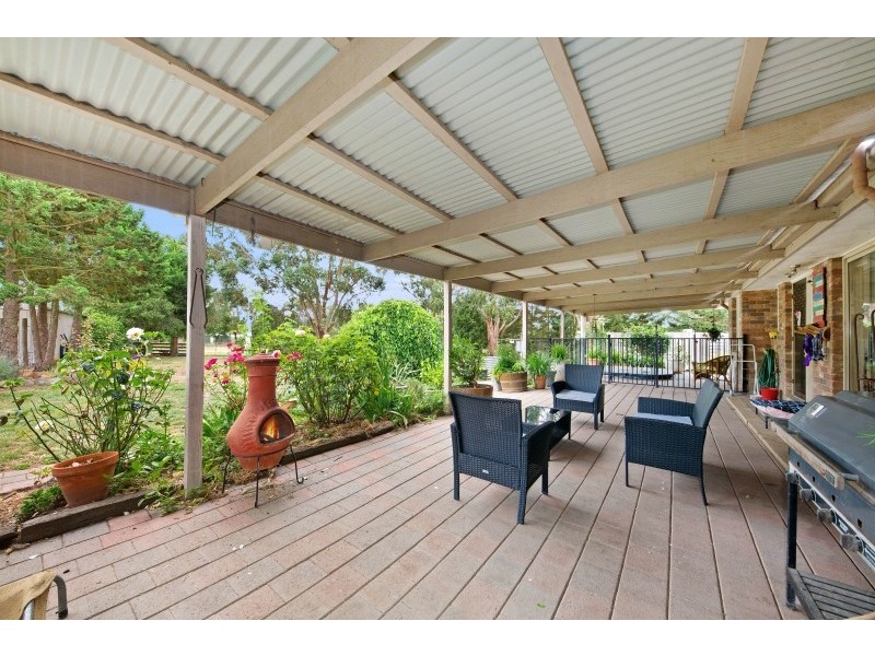 14 Robertson Drive, Newham VIC 3442