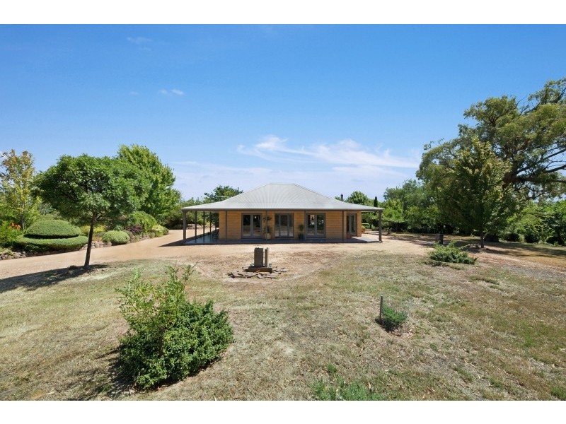 7 Saunders Road, Cobaw VIC 3442