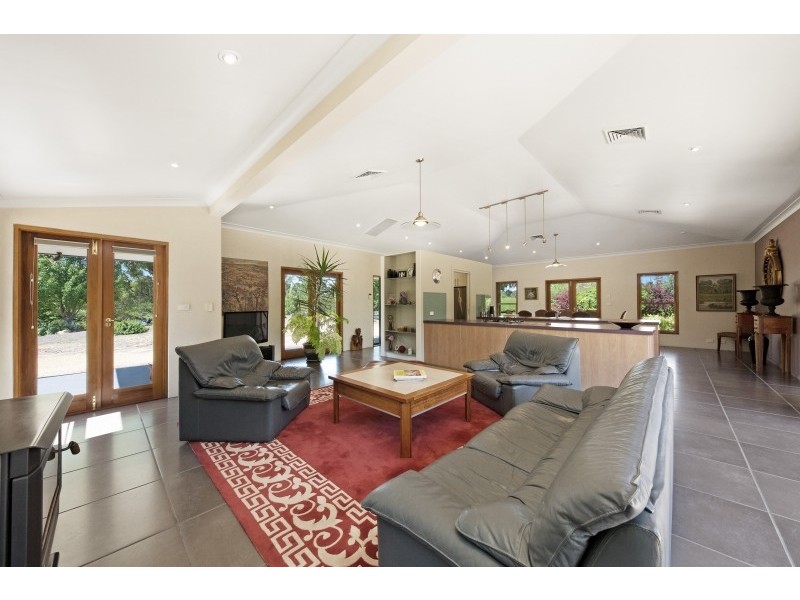 7 Saunders Road, Cobaw VIC 3442