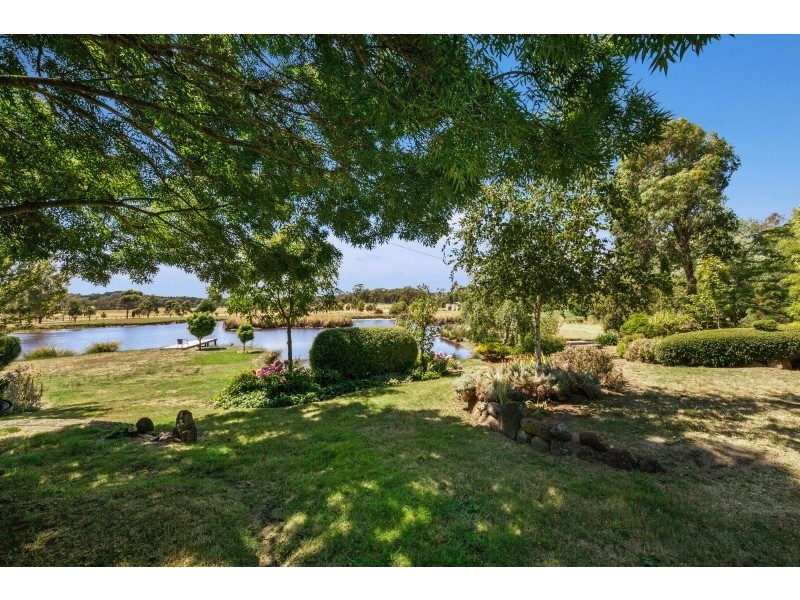 7 Saunders Road, Cobaw VIC 3442
