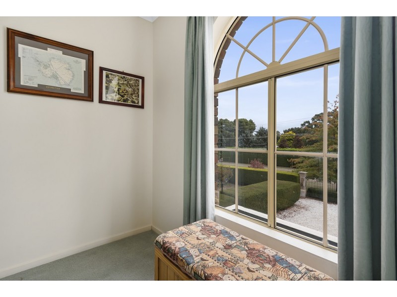2 Christian Street, Woodend VIC 3442