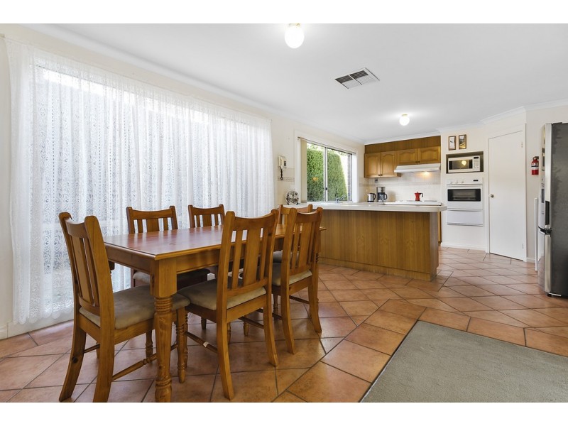 2 Christian Street, Woodend VIC 3442