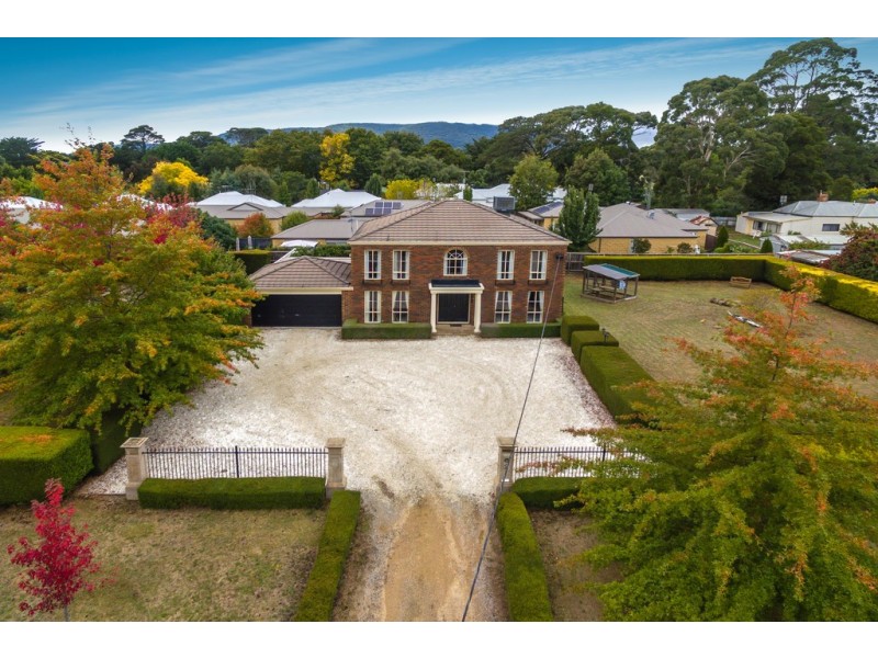 2 Christian Street, Woodend VIC 3442