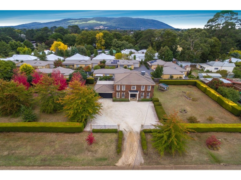 2 Christian Street, Woodend VIC 3442