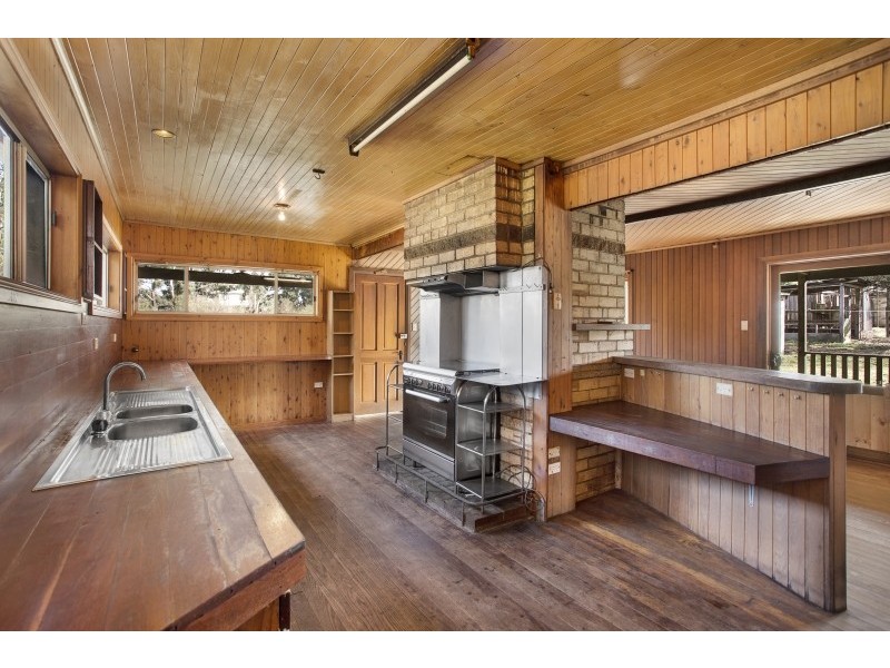 2 GOVERNMENT ROAD, Rochford VIC 3442