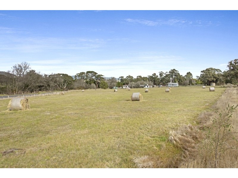 2 GOVERNMENT ROAD, Rochford VIC 3442