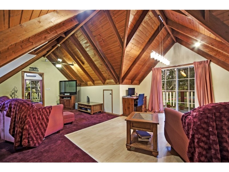 1058 Black Forest Drive, Woodend VIC 3442