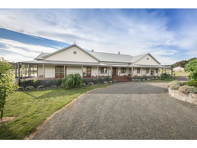 102 Donovans Road, Woodend VIC 3442