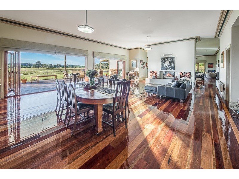 102 Donovans Road, Woodend VIC 3442