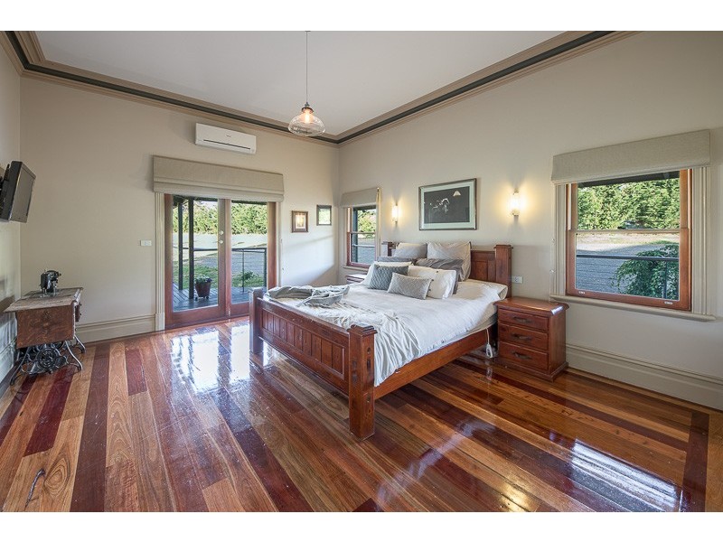 102 Donovans Road, Woodend VIC 3442