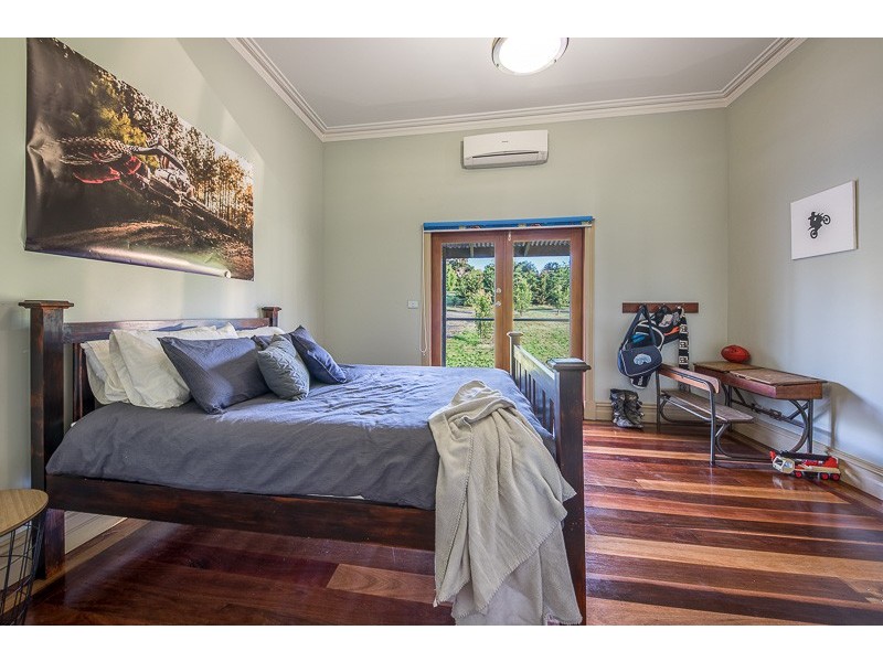 102 Donovans Road, Woodend VIC 3442