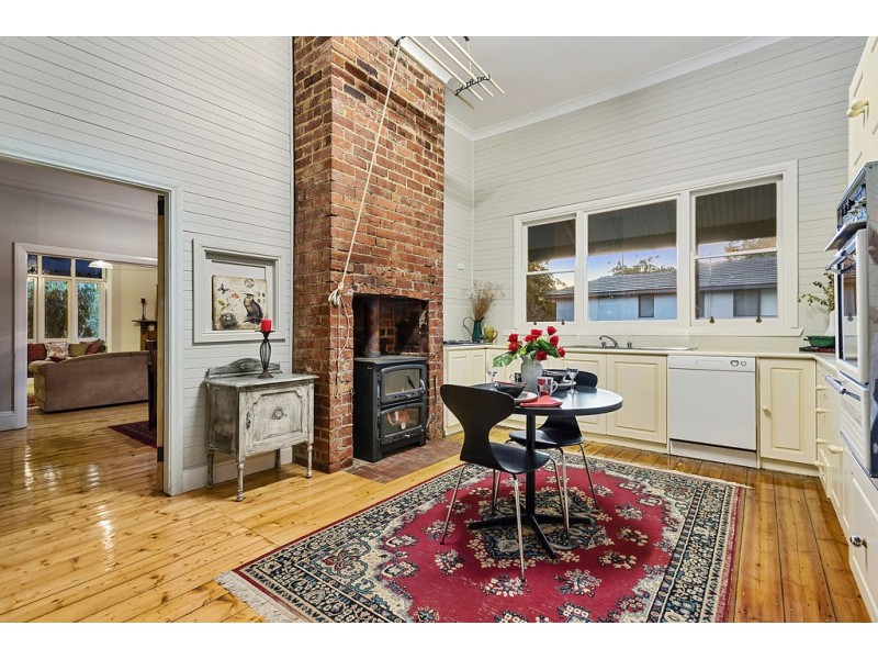 7 Noonan Grove, Woodend VIC 3442