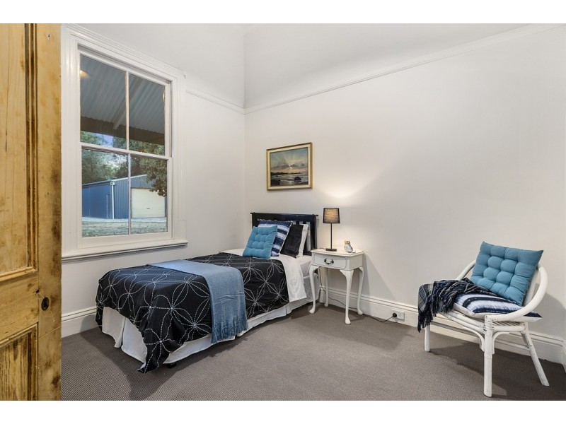 7 Noonan Grove, Woodend VIC 3442