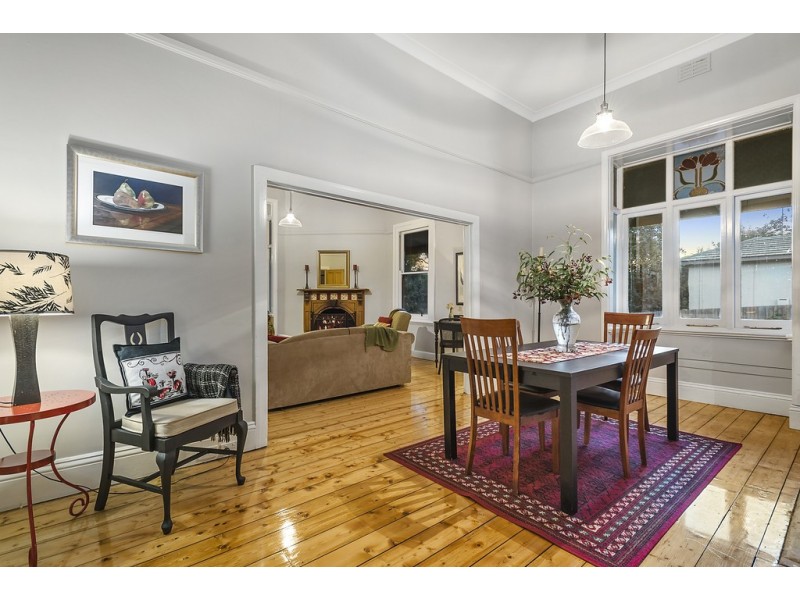 7 Noonan Grove, Woodend VIC 3442