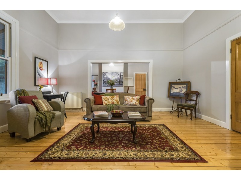 7 Noonan Grove, Woodend VIC 3442