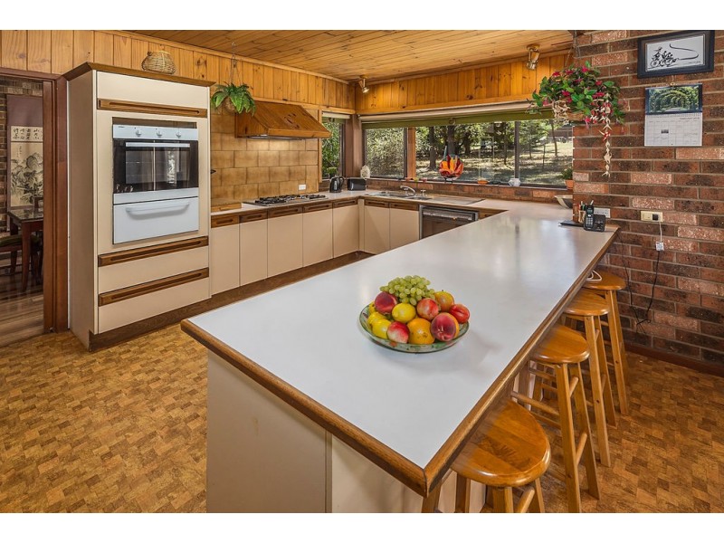 27 Yalonga Road, Woodend VIC 3442