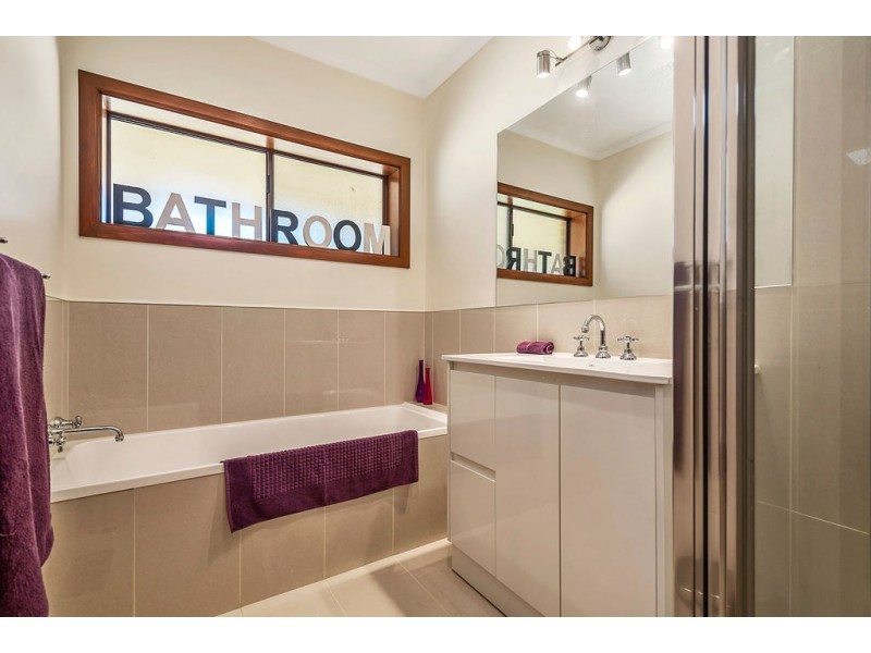 27 Yalonga Road, Woodend VIC 3442