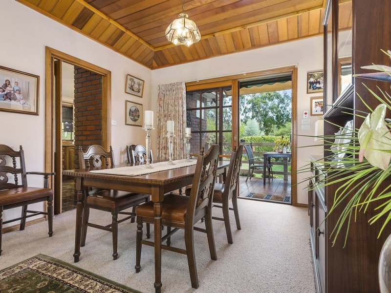 9 Timber Lane, Woodend VIC 3442