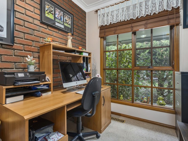 9 Timber Lane, Woodend VIC 3442