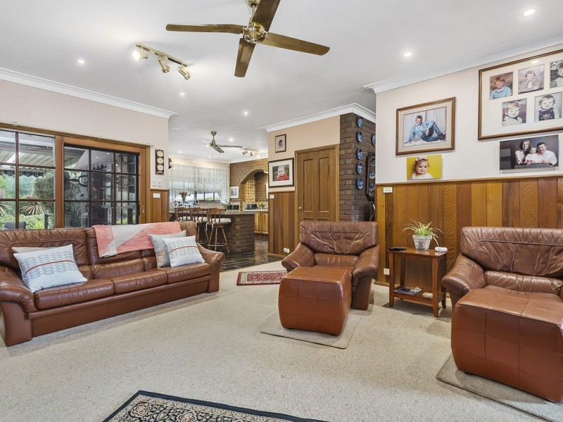 9 Timber Lane, Woodend VIC 3442