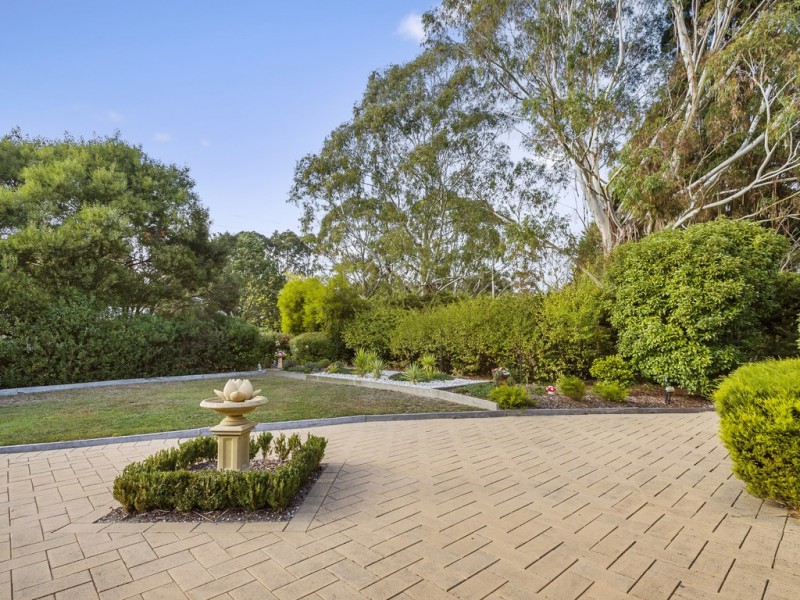 9 Timber Lane, Woodend VIC 3442